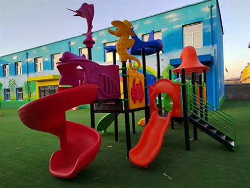山西幼儿园滑梯厂家告诉你：安装幼儿园户外大型组合滑梯需要注意什么?